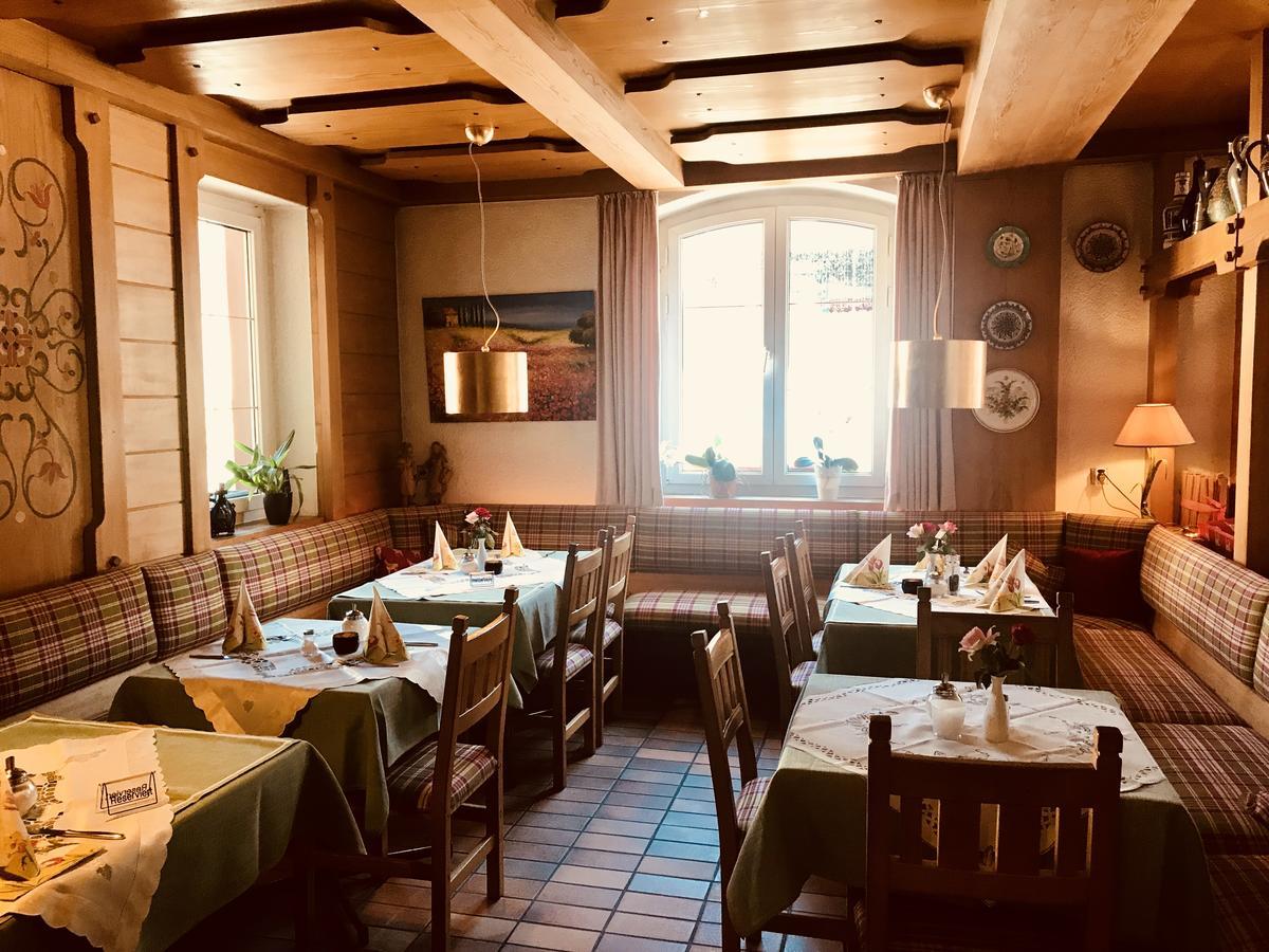 Hotel zum Engel Mespelbrunn Buitenkant foto
